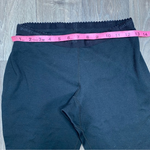 Patagonia Black Performance Baselayer Capilene Leggings - Picture 2 of 5